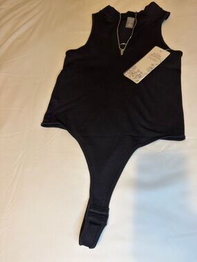 Black Bodysuit w/Zipper